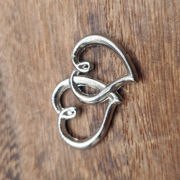 Jewelry - Sterling‎ double twin heart pendant